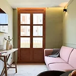 Boutique Design & *